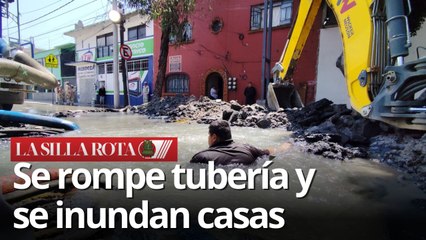 Fuga de agua en Eduardo Molina inunda casas y deja atrapados a vecinos
