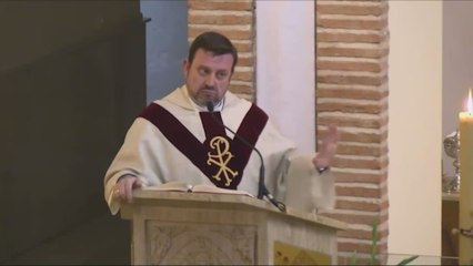 Un cura de Valdepeñas se lo echa todo en cara a sus fieles: "Os poneis de un repelente"