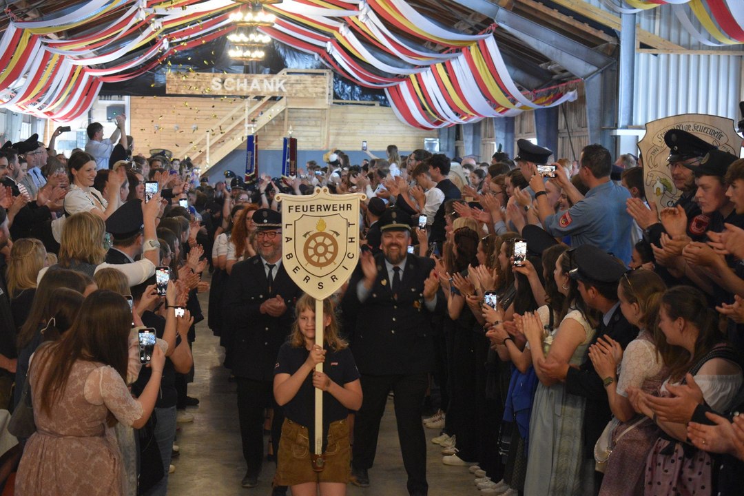 Der Festzug zur 125-Jahr-Feier der FF Labersricht