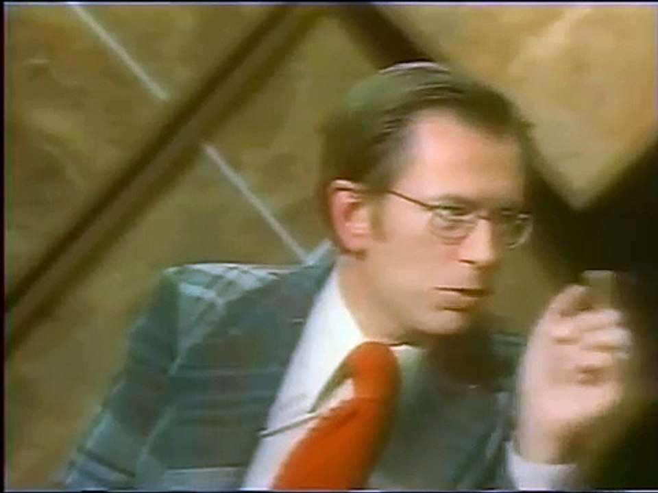 02 Octobre 1976 - 7 Jours Antenne 2 - Interview et reportage (6') au Palais des Sports avec un extrait de La Fille de l'Été Dernier
