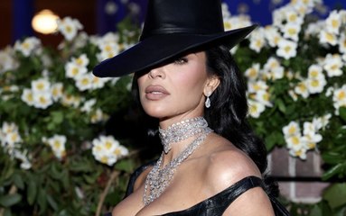 « Affronter ceux qui l’ont attaquée » : Kim Kardashian témoigne à Paris, huit ans après son braquage