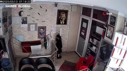 Büyükçekmece'de deprem anı güvenlik kamerasında