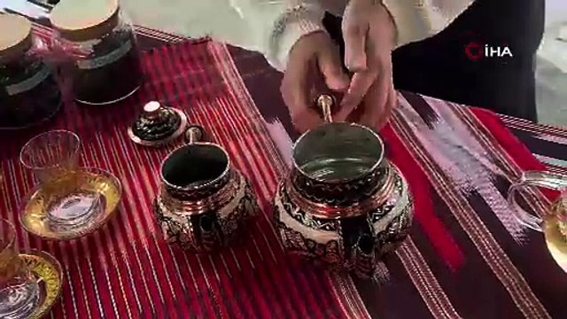 Japonyalı ‘Türk Çayı Demleme Ustası’ Rize’de çay demledi