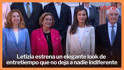 La Reina Letizia estrena un elegante look de entretiempo que no deja a nadie indiferente