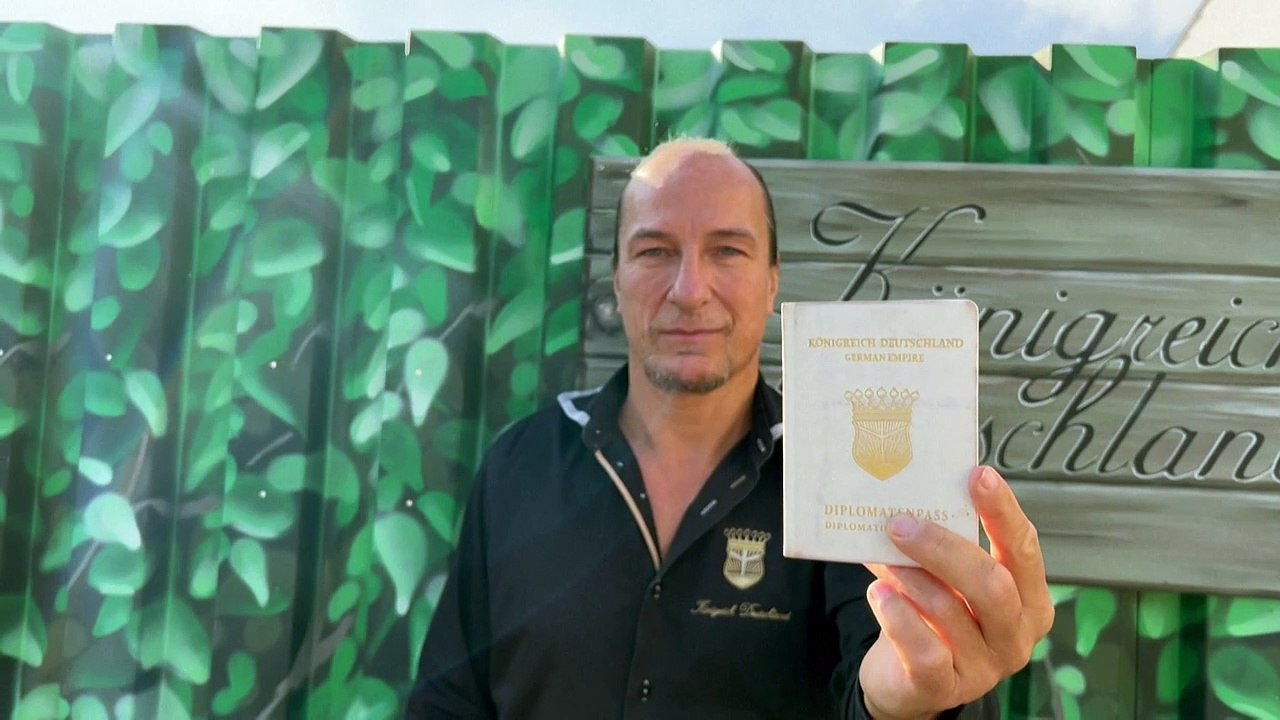 Schlag gegen Reichsbürgerszene: Behörden verbieten 'Königreich Deutschland'