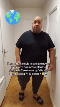 Est-ce que je suis le seul à trouver ça bizarre que notre planète s’appelle Terre alors qu’elle est composée à 71 % d’eau ? 🤔🌍 #humour #reflexion #drole Musique: Chasing Love Musicien: jiglr