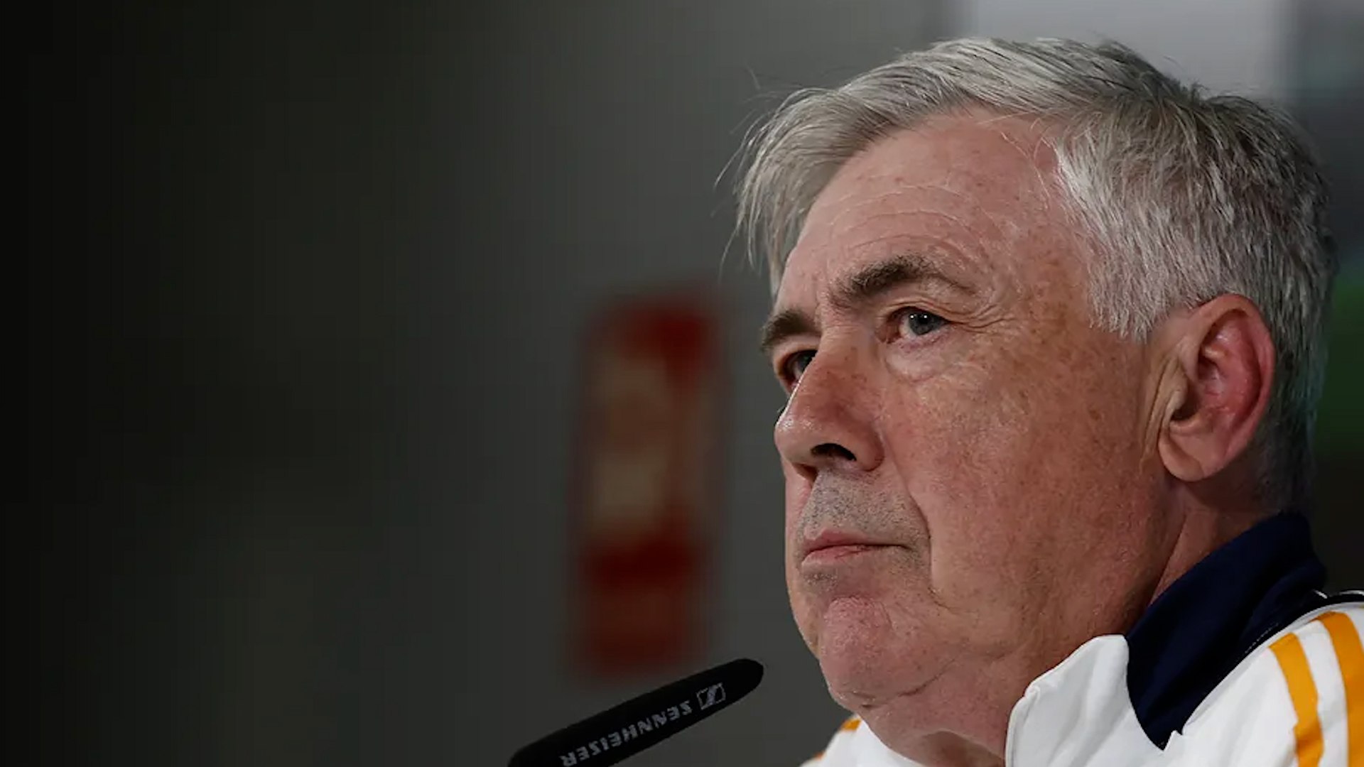 El t�cnico italiano del Real Madrid, Carlo Ancelotti, confirm� este martes en rueda de prensa que asumir� las riendas de la selecci�n de Brasil a partir del pr�ximo 26 de mayo, justo un d�a despu�s de finalizar LaLiga.

"Desde el d�a 26 ser� entrenador de Brasil, que es un reto, pero hasta entonces soy entrenador del Real Madrid y quiero terminarlo de la mejor manera posible. Estoy centrado en el �ltimo tramo de esta aventura espectacular", declar� Ancelotti antes del partido ante el RCD Mallorca, correspondiente a la antepen�ltima jornada del campeonato.
