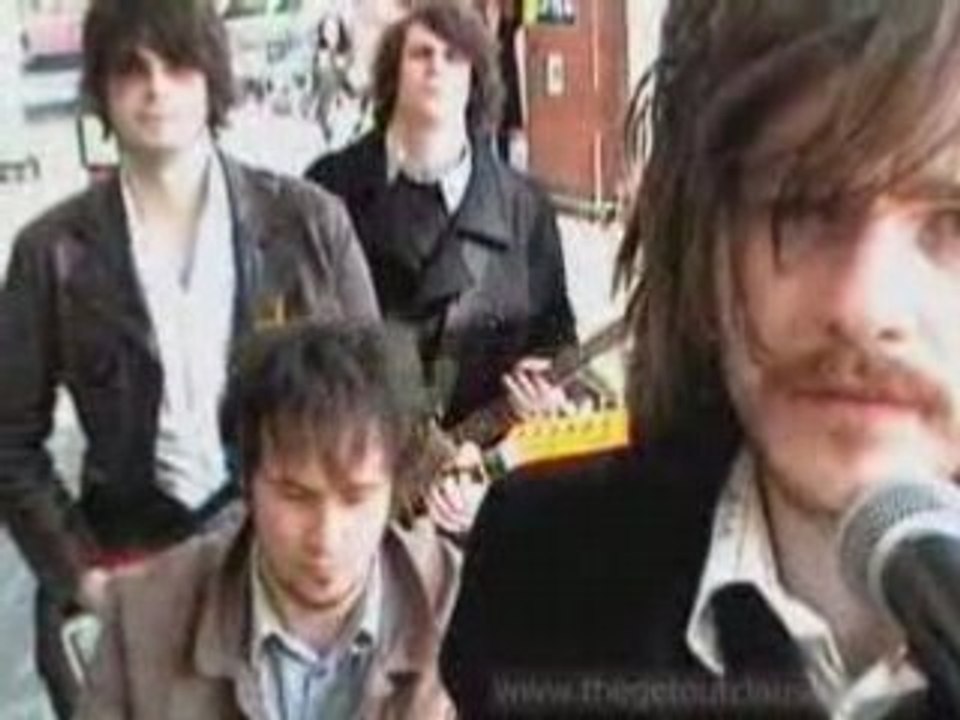 Clip réalisé avec 80 cameras de surveillance