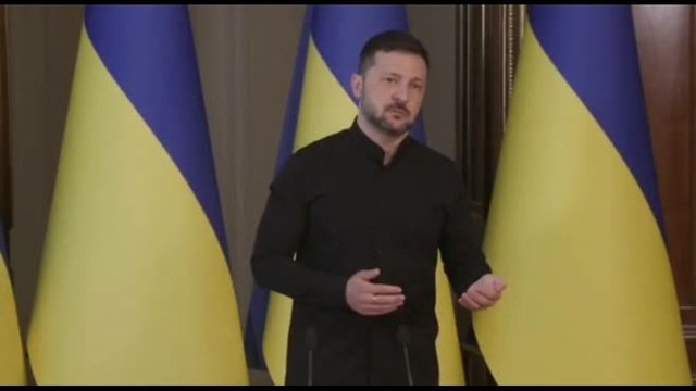 Zelensky: pronto a incontrare Putin, faremo tutto il possibile
