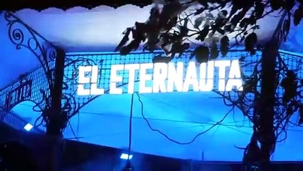 Una multitud se reunió en una plaza porteña para la recreación de la esceba final de "El Eternauta"