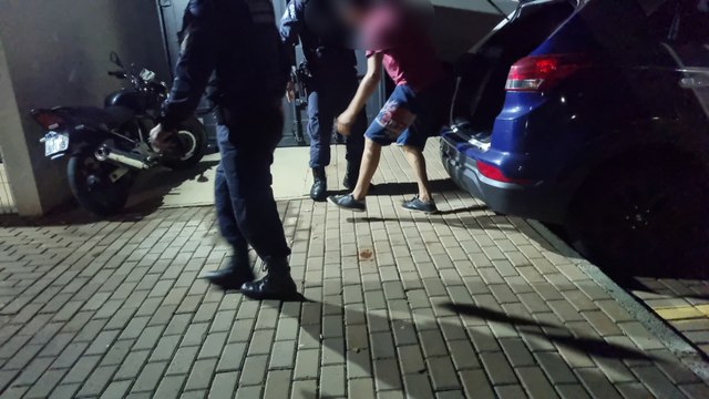Homem é acusado de ameaçar mulher no Bairro Interlagos e ambos são levados à delegacia
