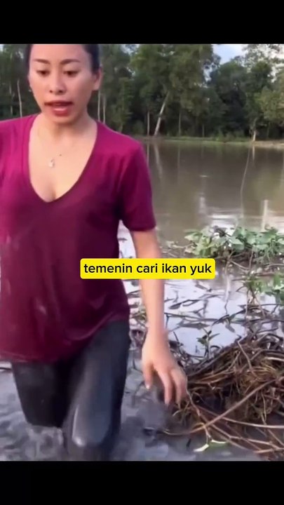 Abg cantik cari ikan