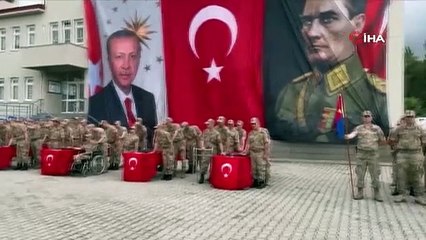 Kamuflaj giyen engelli gençler yemin etti