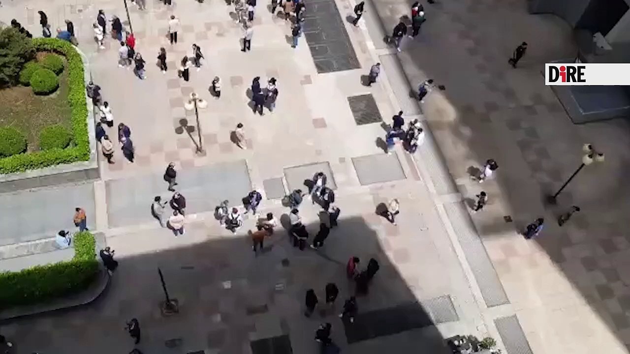 Napoli - CAMPI FLEGREI. A CENTRO DIREZIONALE NAPOLI MOLTI IN STRADA DOPO SCOSSE (13.05.25)