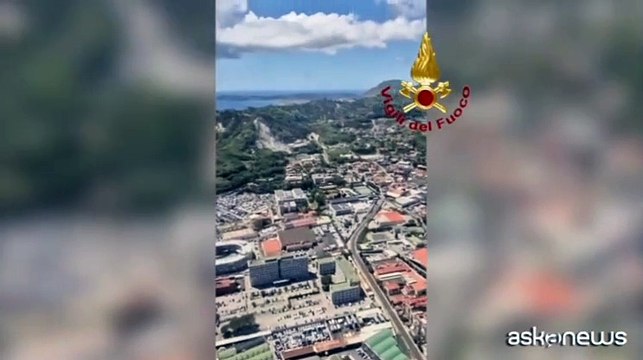 Terremoto ai Campi Flegrei, il sorvolo della zona della solfatara