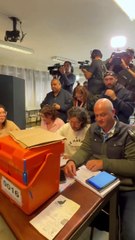 Así votaba el ex presidente Luis Lacalle Pou en el circuito 16 del IFD de la ciudad de Canelones