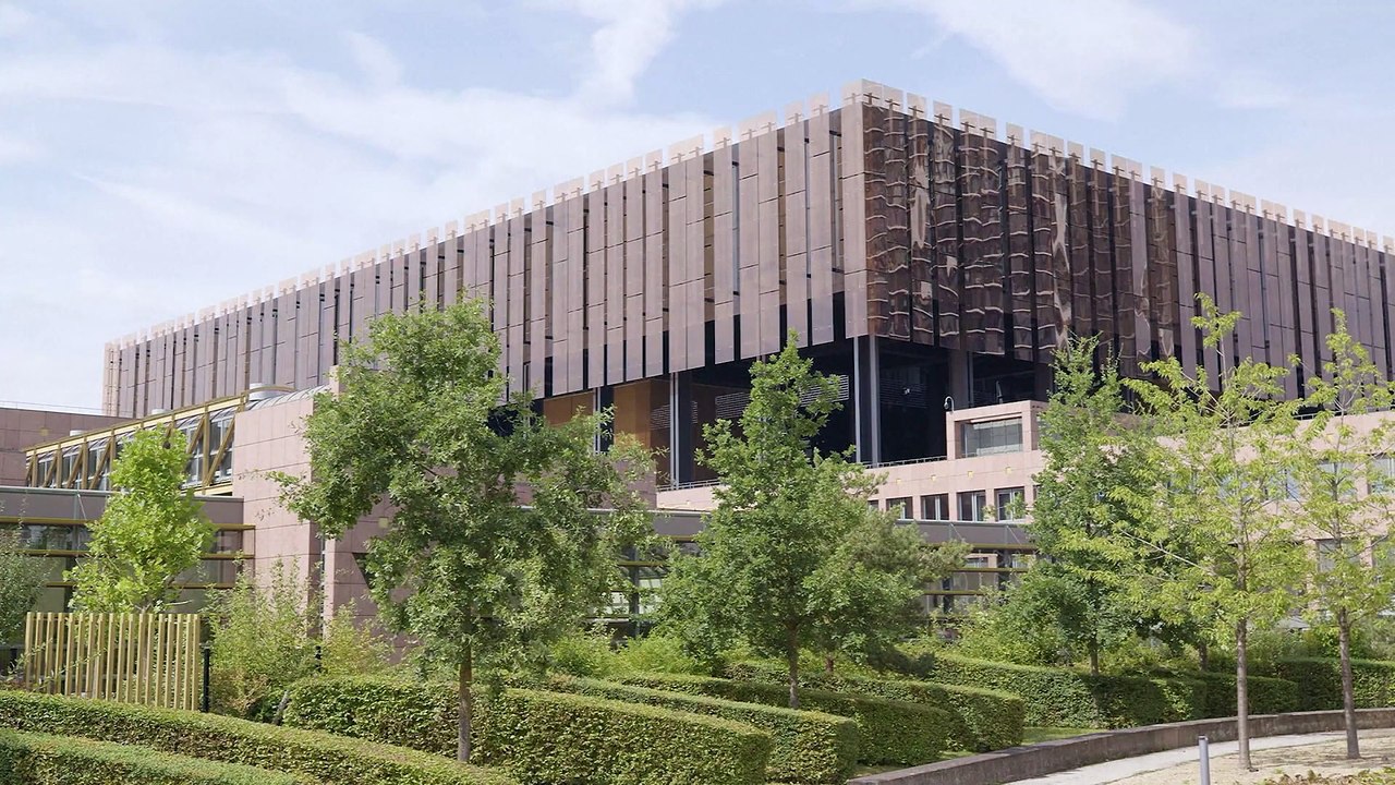 La Justicia europea falla contra la Comisión por ocultar sus mensajes con el CEO de Pfizer