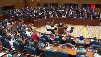 Ayuso restriega la corrupción socialista en la cara de la recadera de Sánchez: “¡Tiene más enchufes que diputados!”