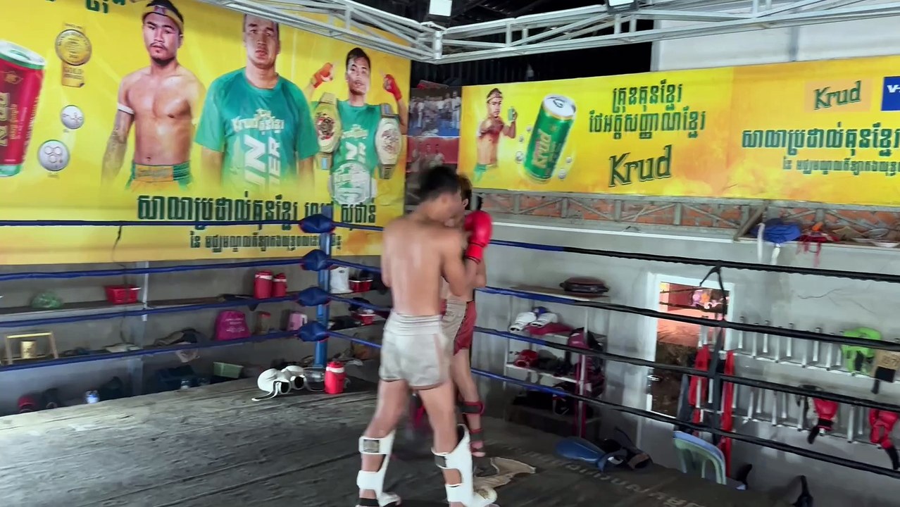 លោក ពេជ្រ សុផាន់ និយាយចំៗថា កីឡាករលំដាប់A ភាគច្រើនមានតែធ្លាក់ រឿងឡើងលែងឡើងហើយ