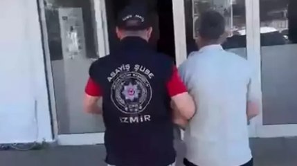 Kırmızı bültenle aranan cinayet şüphelisi İzmir’de yakalandı