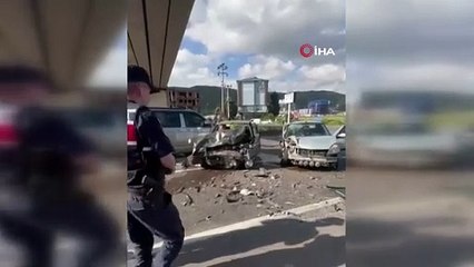 Yalova'da 4 Araçlı Zincirleme Kaza: 5 Yaralı