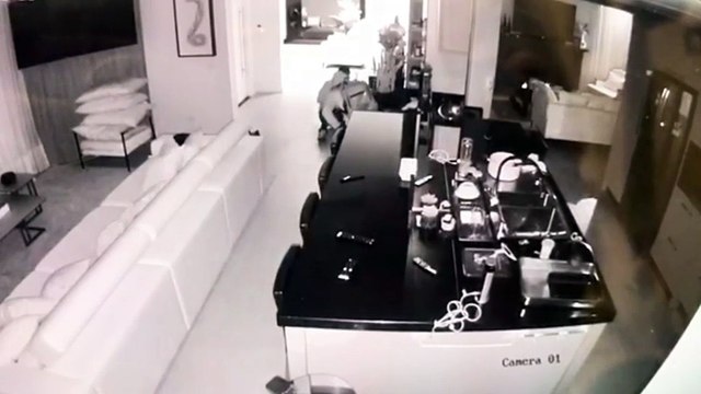 Assaltantes invadem mansão em condomínio de Curitiba