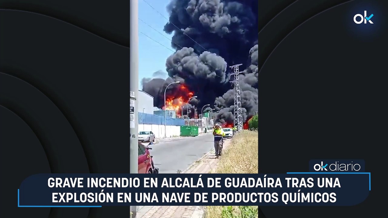 Grave incendio en Alcalá de Guadaíra tras una explosión en una nave de productos químicos