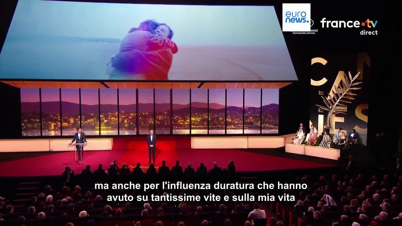 Primo giorno al festival di Cannes: Robert De Niro premiato con la Palma d'Oro onoraria