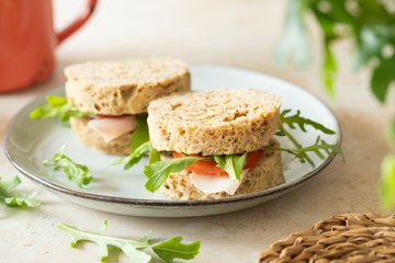 Pan de Atún Proteico en Microondas 🍞: La Alternativa Rápida y Saludable al Pan Casero