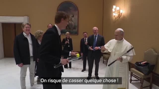 Rome - Si vous voulez jouer un peu... : Jannik Sinner reçu par le pape Léon XIV au Vatican en plein Masters 1000