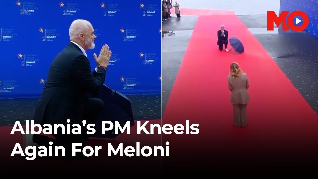 Albanian PM kneels again for PM Giorgia Meloni at EPC Summit
