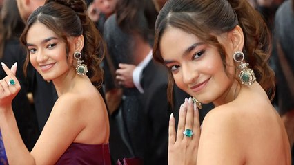 Cannes 2025: Anushka Sen 23 Age में कांस में छाई, Couture Gown का Designer कौन…