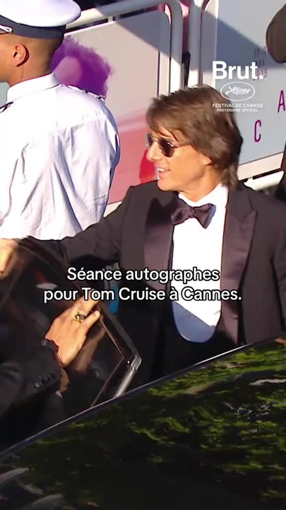 Séance d’autographes pour Tom Cruise au festival de Cannes.