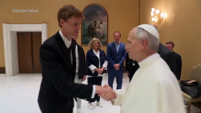León XIV recibe en el Vaticano al N.1 del tenis Jannik Sinner