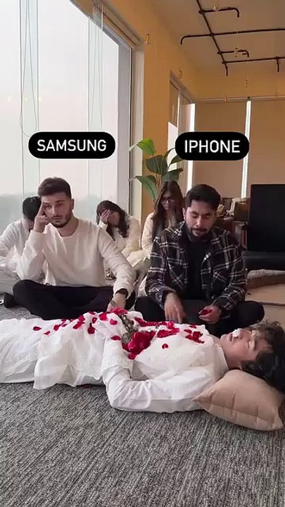 iPhone vs Samsung. You decide 😂