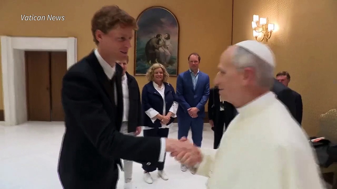Papa Leão XIV recebe a visita do Nº1 do tênis m...