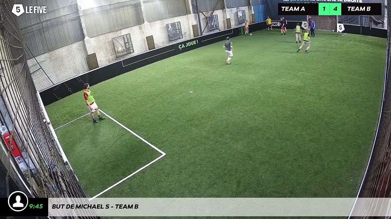 But de Michael S - Team B