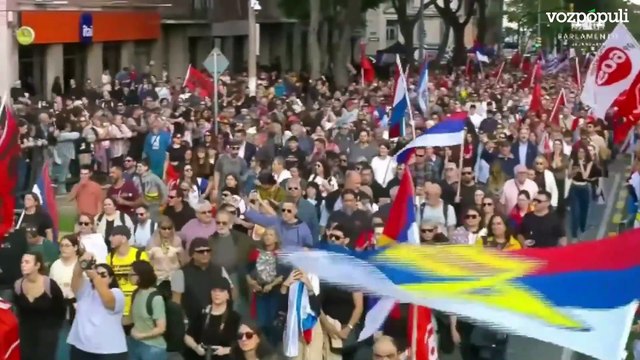 Miles de personas acompañan el féretro de José Mujica por las calles de Montevideo