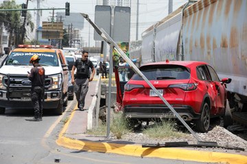 Tres mujeres se salvan de ser arrolladas por tren en Monterrey