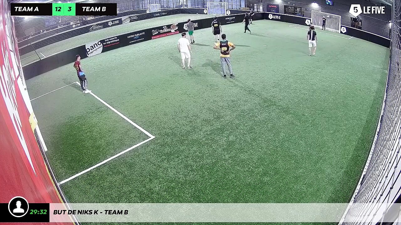 But de Niks K - Team B