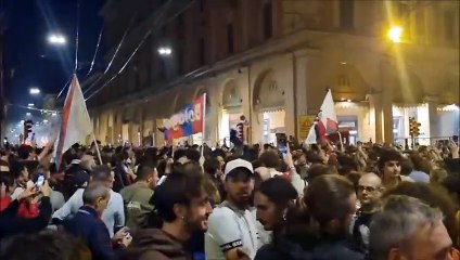 Coppa Italia, scoppia la festa in piazza a Bologna: il video