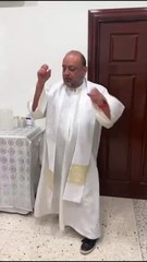 algunos curas no se acostumbran al nuevo papa