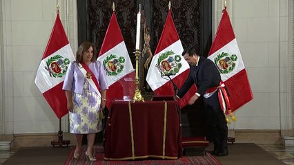 Boluarte nombra a su cuarto primer ministro en medio de protestas en Perú