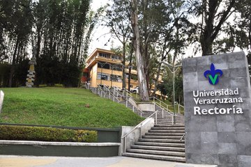 ¿Por qué la Universidad Pública de Veracruz recorrió salida de clases?