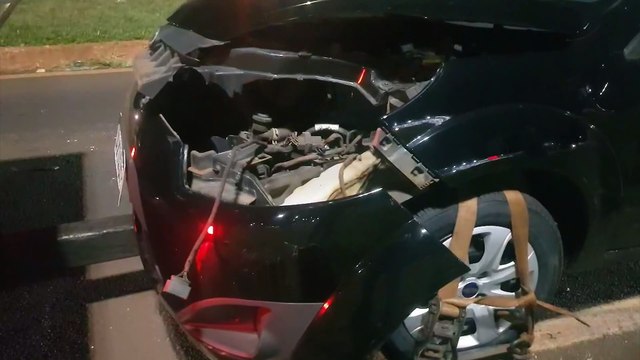 Nivus e Fiesta se envolvem em acidente no Trevo do Guarujá; PRF prende motorista por embriaguez