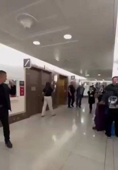 🇺🇸🇵🇸 Le Congrès a envoyé les bombes qui tuent des enfants à Gaza et a payé pour cela avec les coupes budgétaires dans Medicaid » Le cofondateur de Ben & Jerry's, Ben Cohen, a été arrêté après avoir confronté Robert Kennedy Jr. à propos de Gaza lors