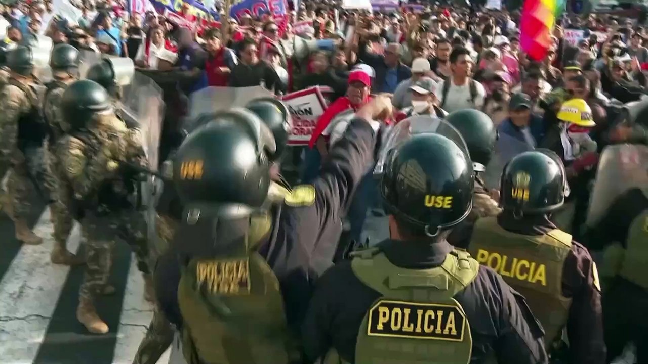 Protesta dei lavoratori dei trasporti del Perù contro la criminalità in aumento