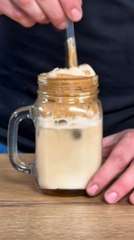 Iced latte au caramel