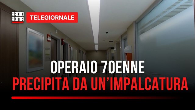 Cade da impalcatura in un cantiere, grave operaio 70enne