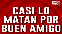 Alcanzo a su amigo hasta su auto y fue emboscado por varios delincuentes armados